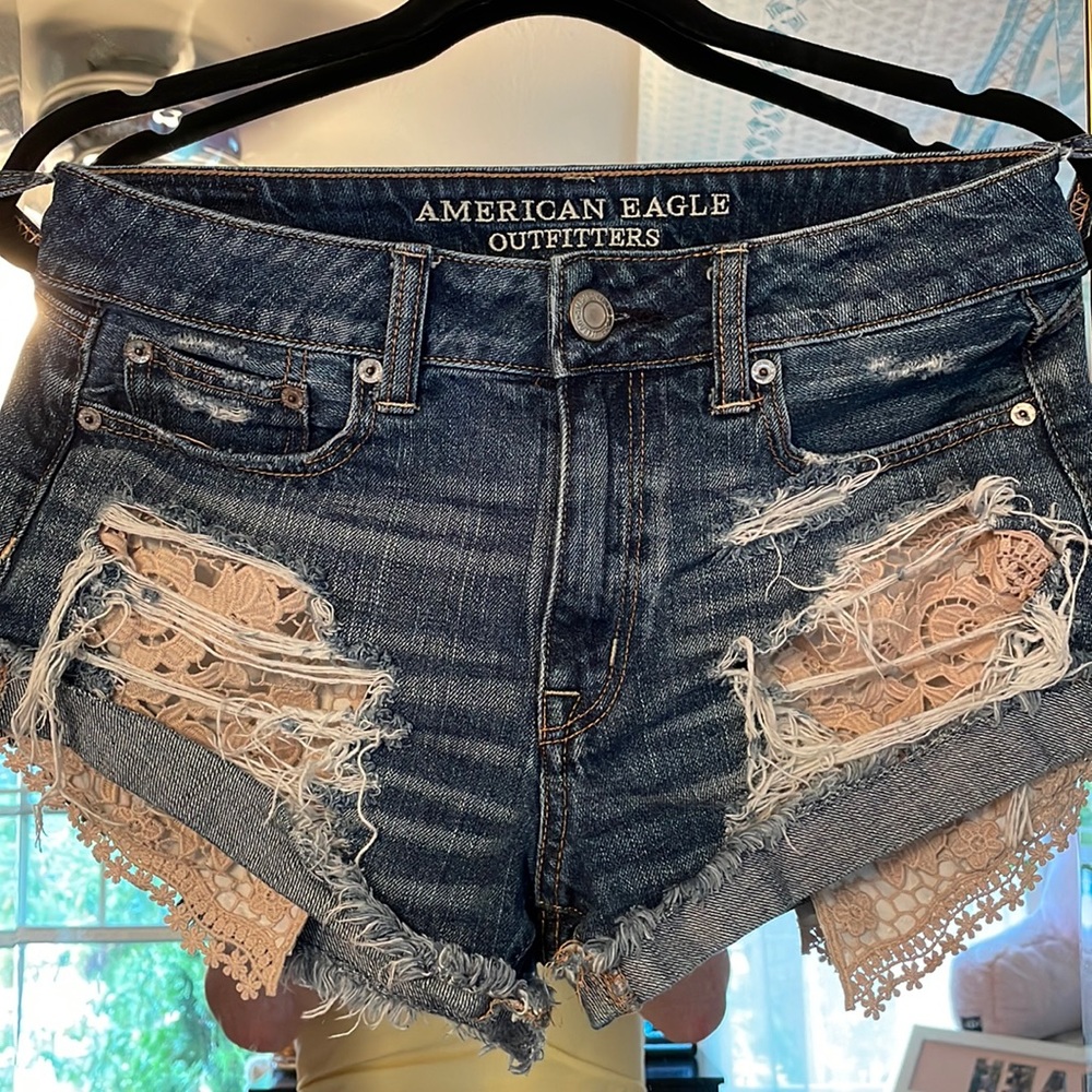 Size 4 AE distressed hi-rise festival jean shorts